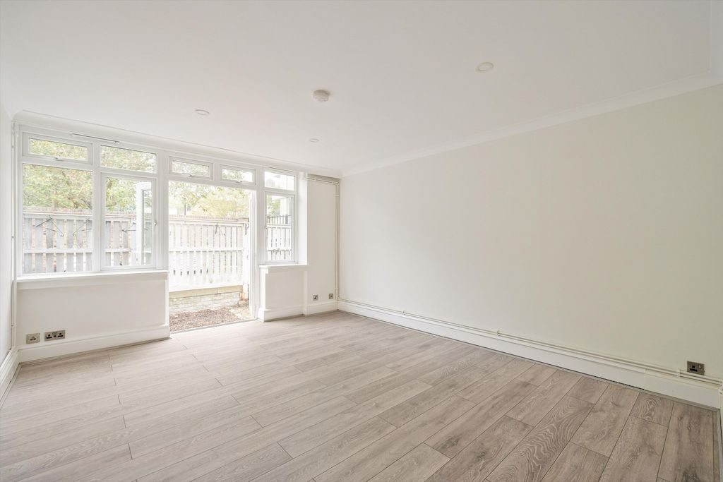Property photo 3 of 11 Image
