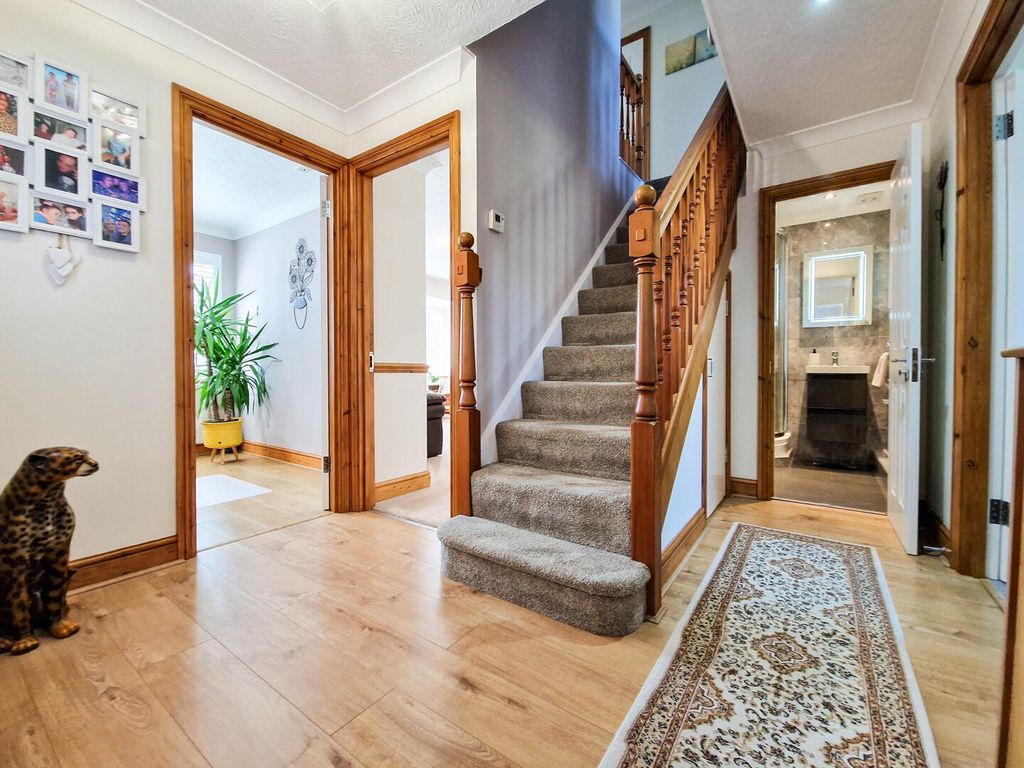 Property photo 2 of 28 Hallway