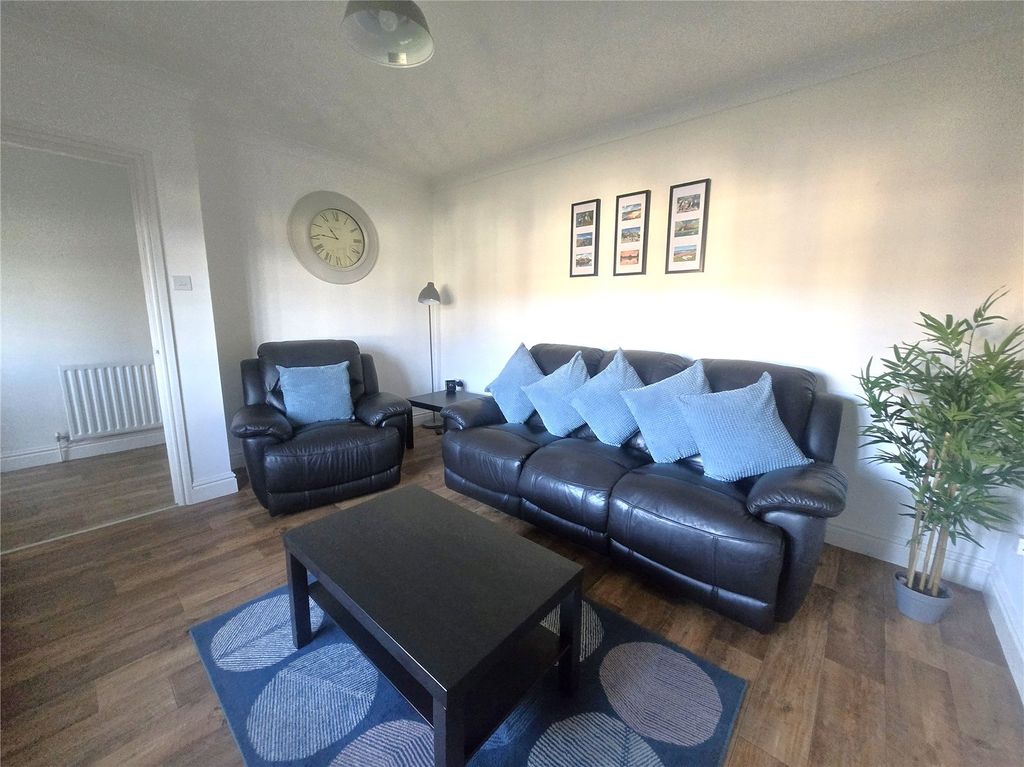 Property photo 2 of 15 Picture No. 19