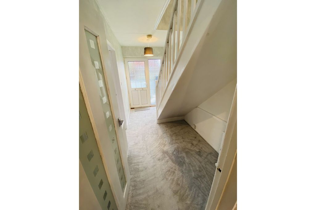 Property photo 3 of 22 Entrance Hallway