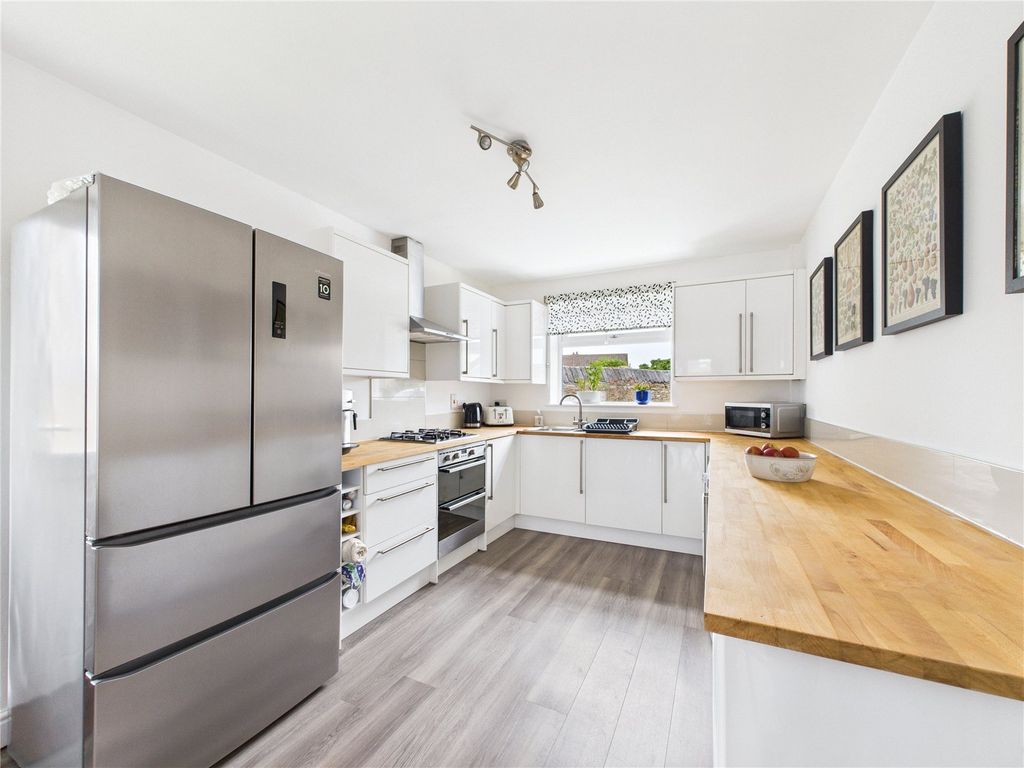 Property photo 2 of 19 Picture No. 16