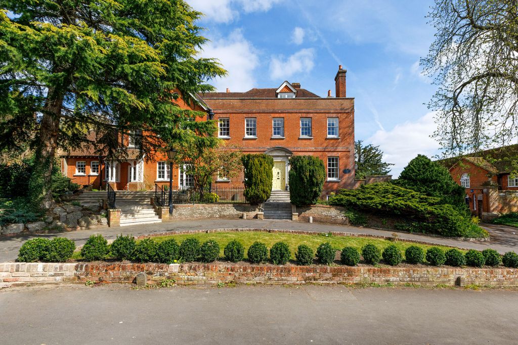 Property photo 1 of 29