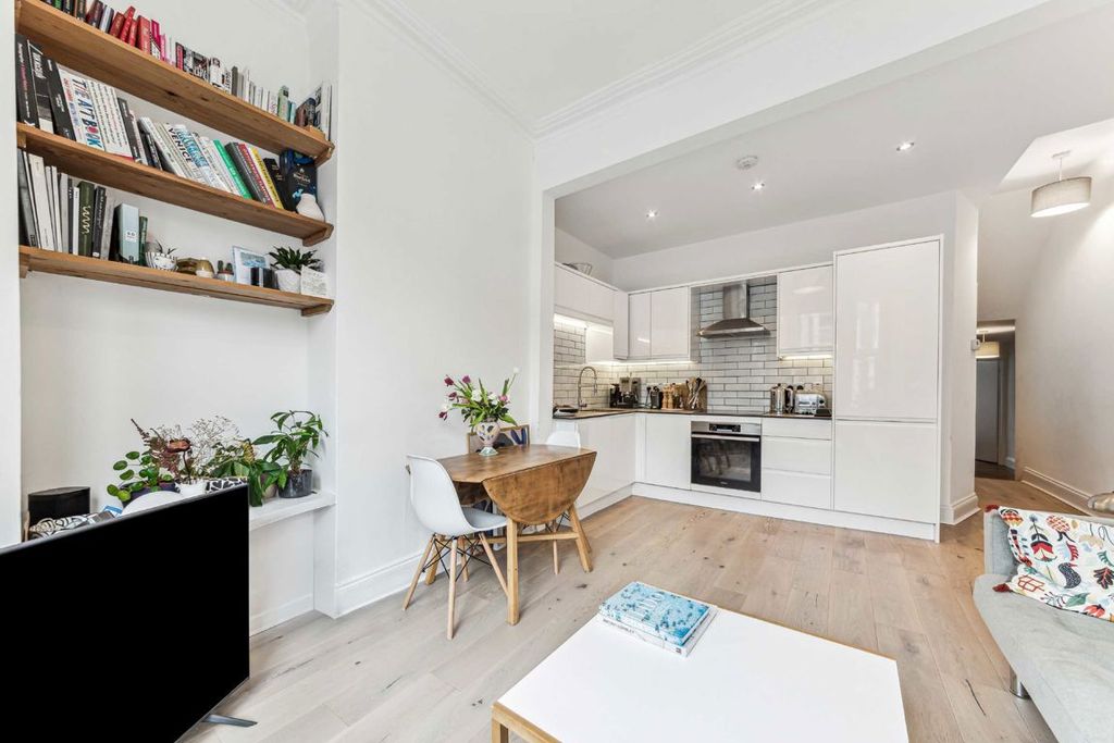 Property photo 3 of 5