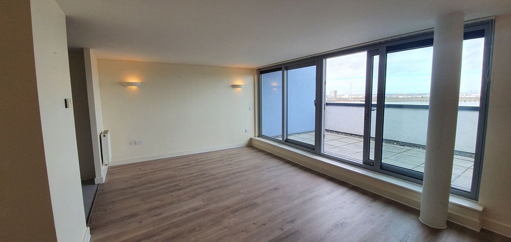 Property photo 2 of 15 Photo 10