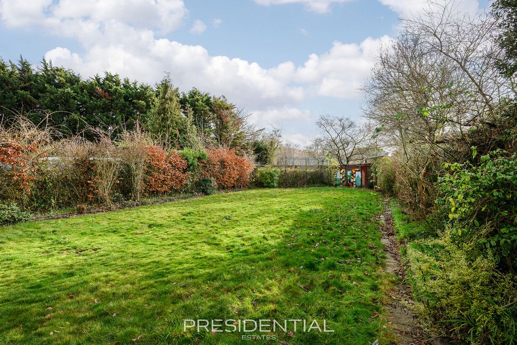 Property photo 2 of 34