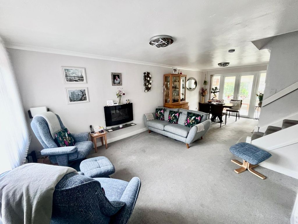 Property photo 2 of 23