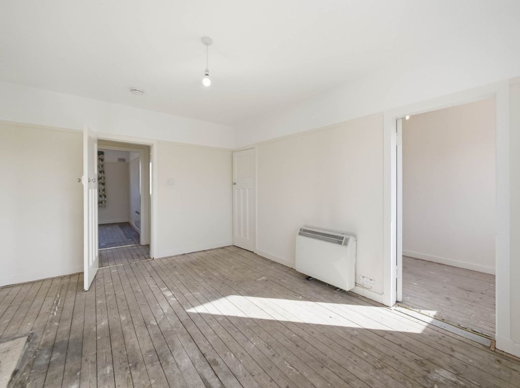 Property photo 3 of 16 Picture 3