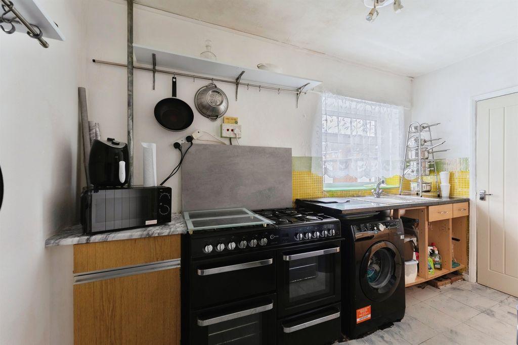 Property photo 3 of 16