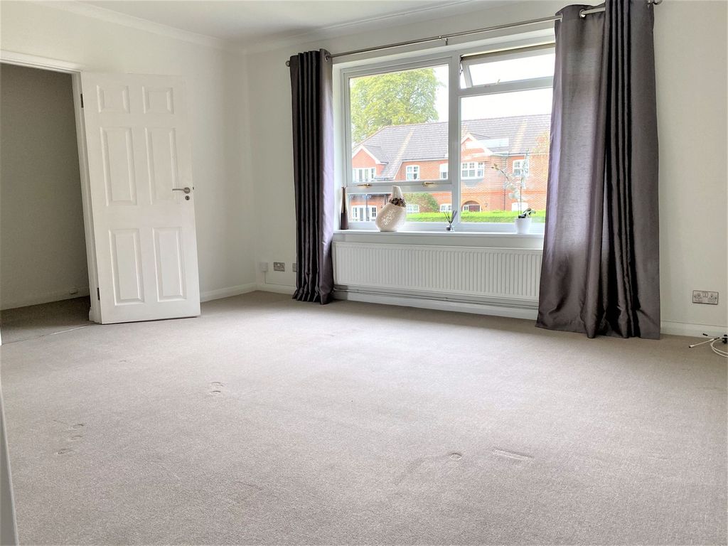 Property photo 3 of 9