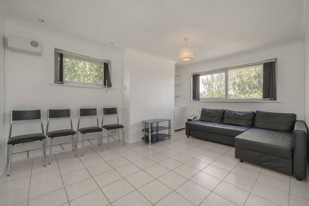 Property photo 2 of 5