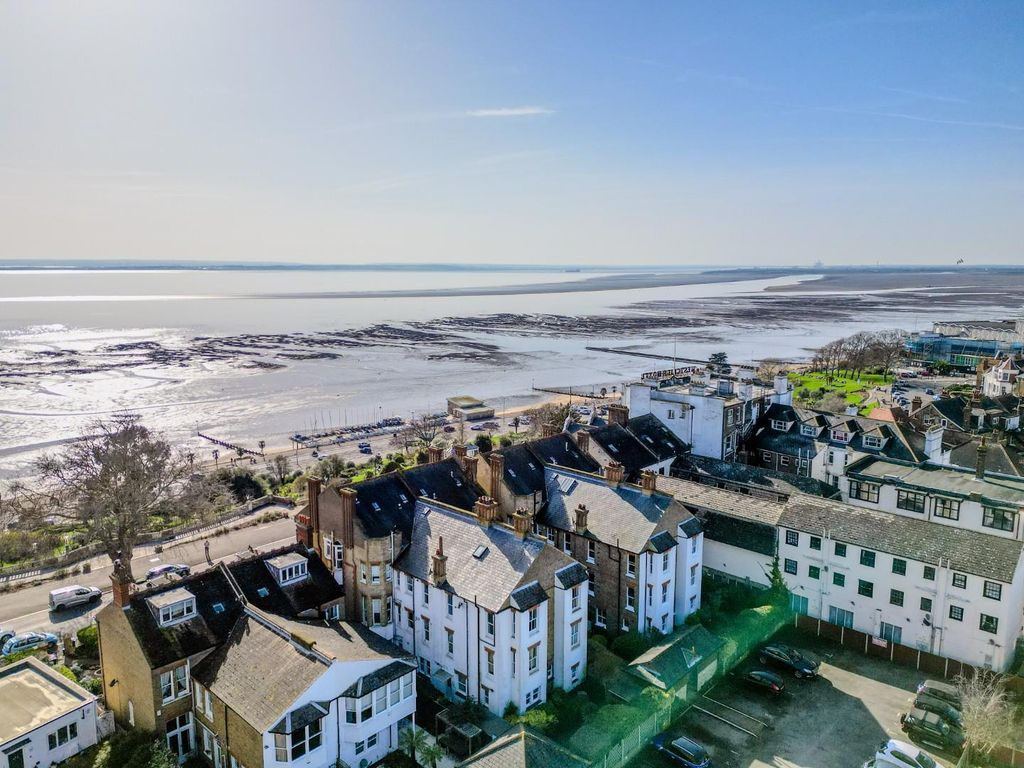 Property photo 3 of 23