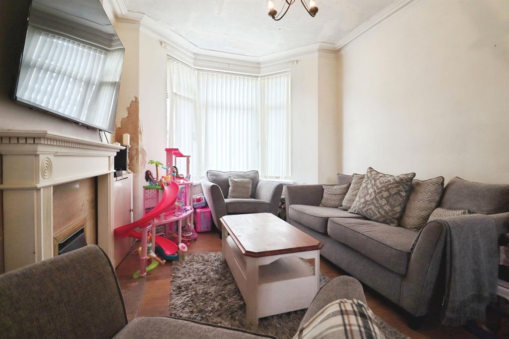 Property photo 2 of 20