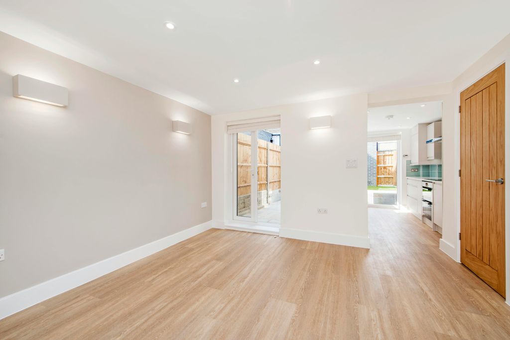 Property photo 3 of 14 Kitchen/Reception Room