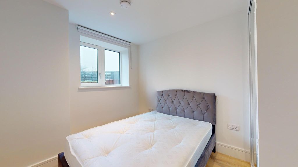 Property photo 3 of 16 Bedroom