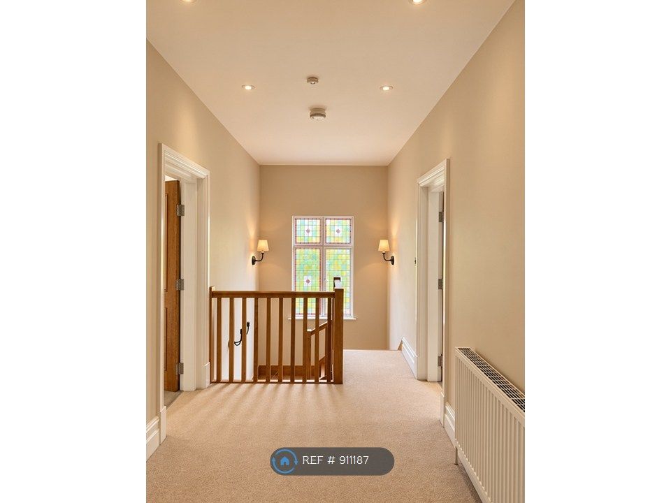 Property photo 3 of 19 Upstairs Hallway