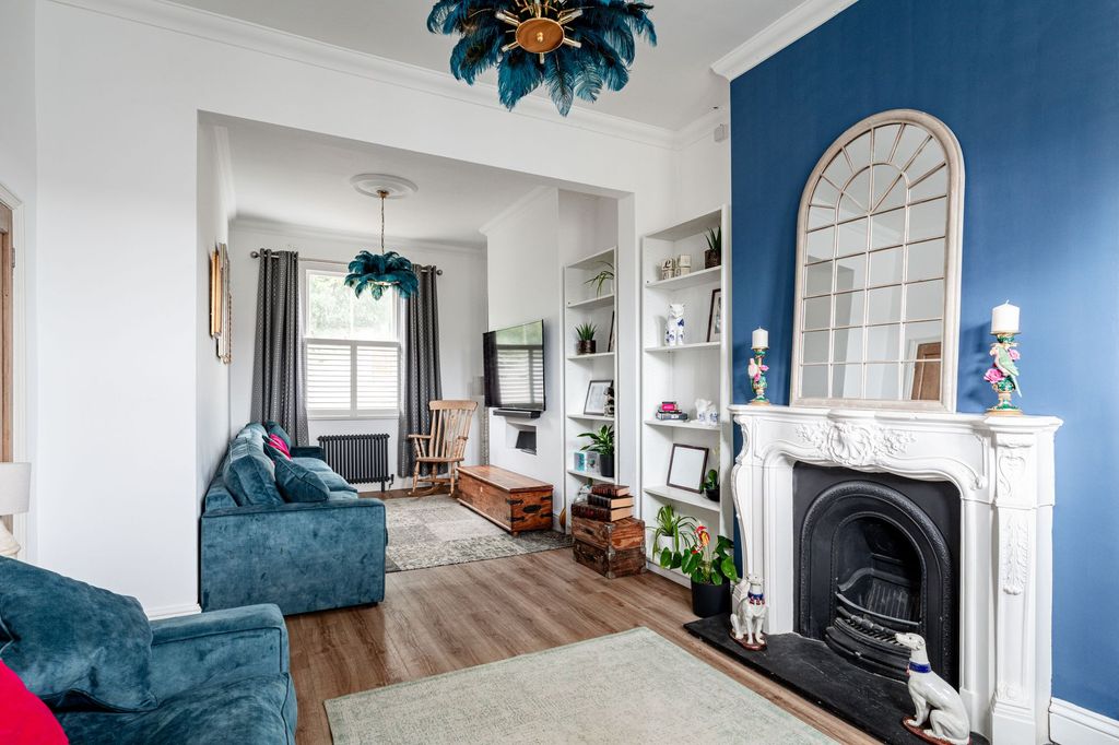 Property photo 2 of 22