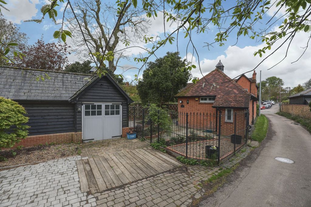 Property photo 2 of 10