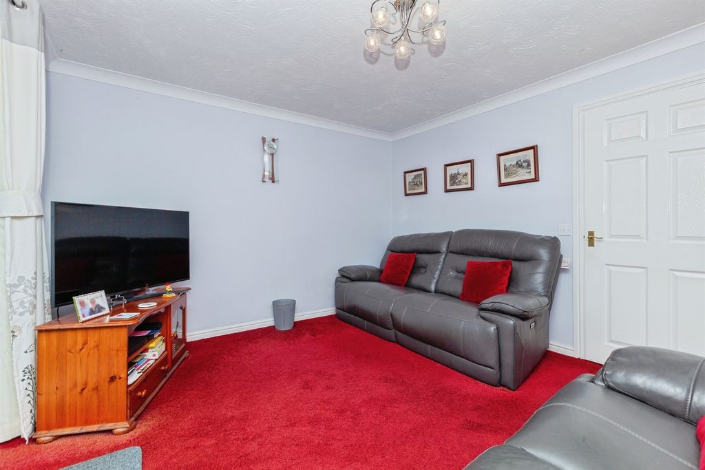 Property photo 3 of 18