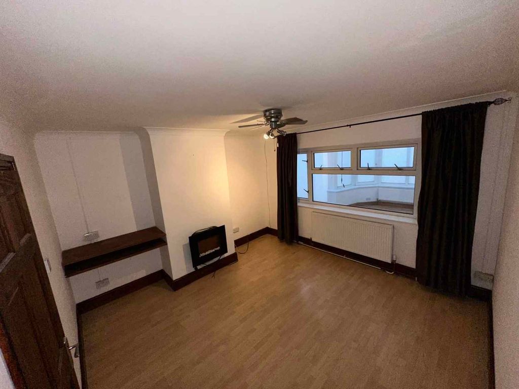 Property photo 3 of 30