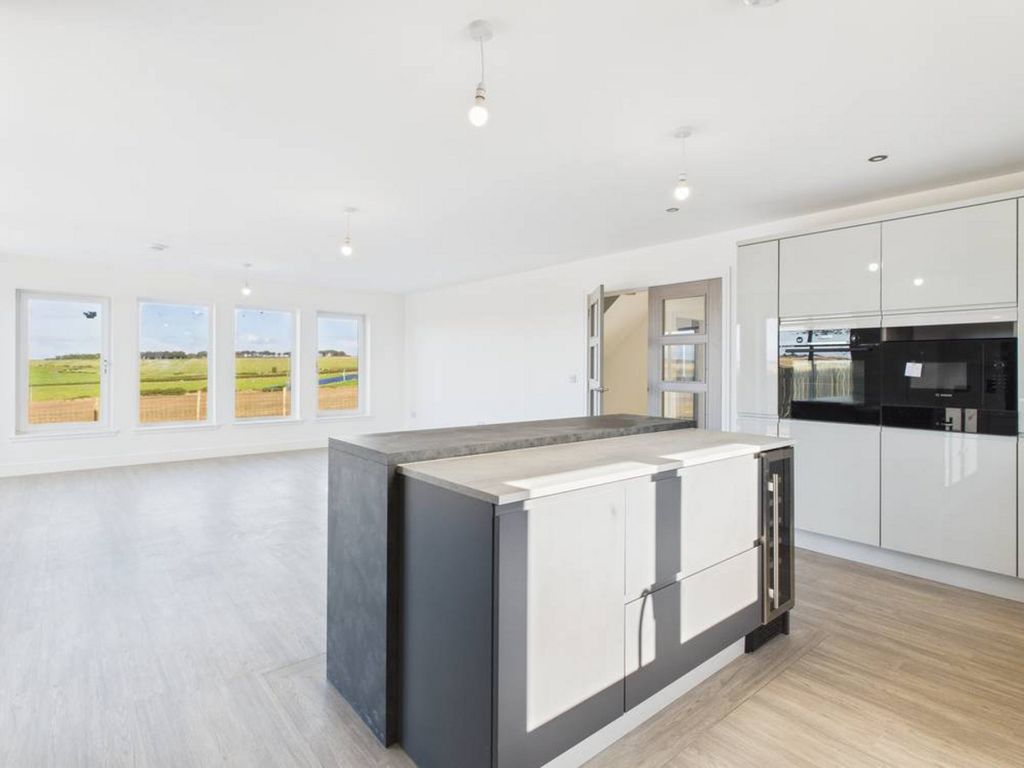 Property photo 2 of 29