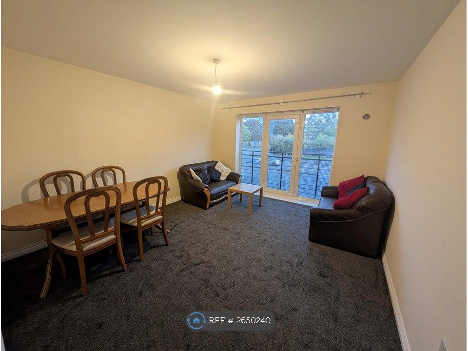 Property photo 2 of 35 Lounge