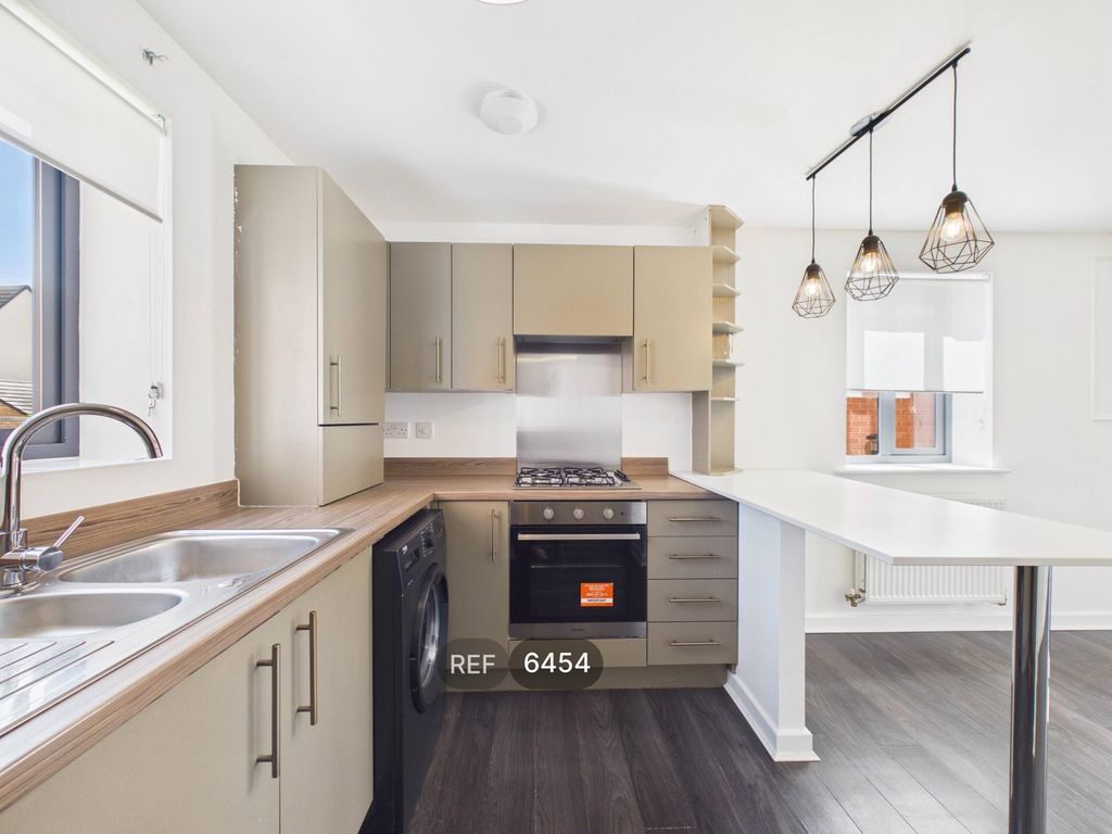 Property photo 3 of 24 Kitchen / Living Area