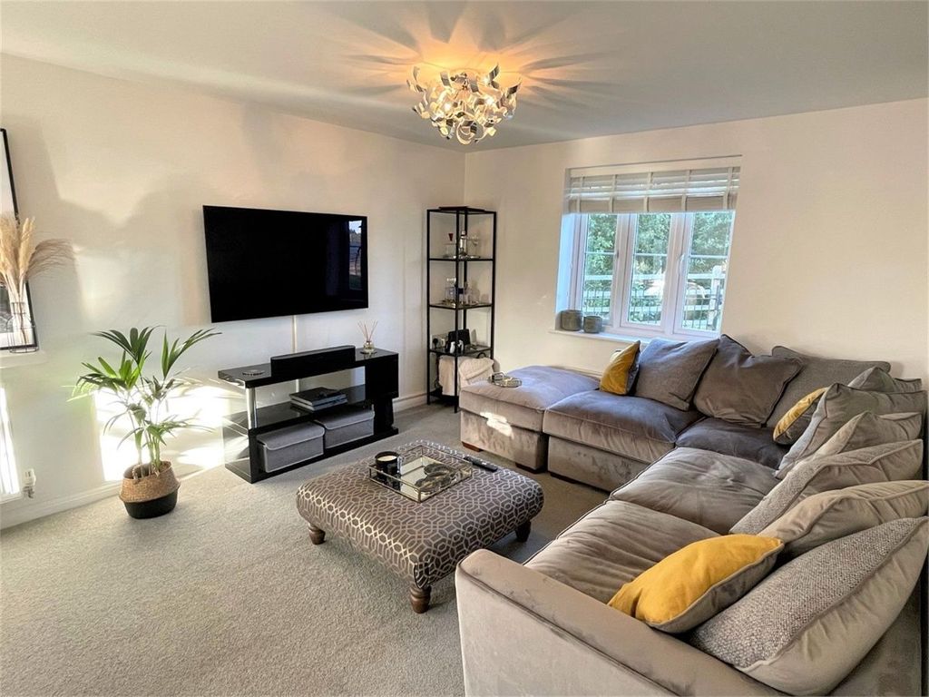 Property photo 2 of 8