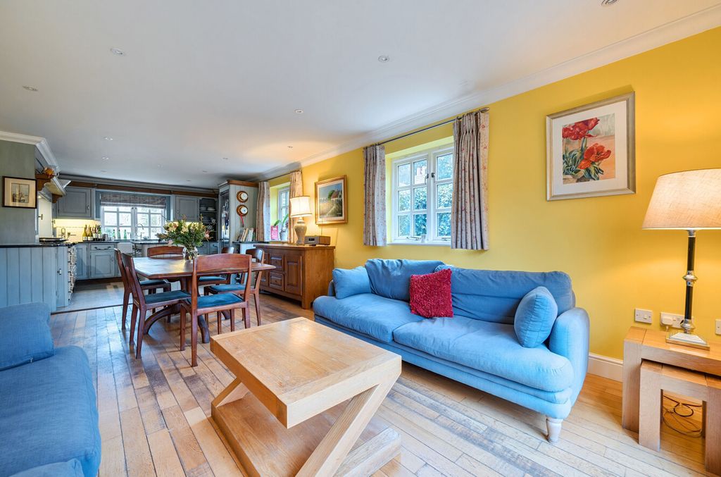 Property photo 2 of 15 1415351-8-699747c...