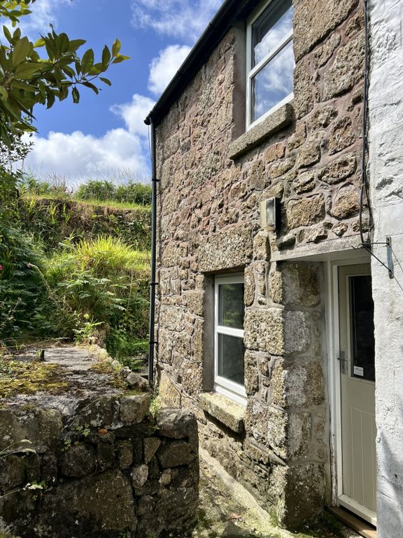 Property photo 1 of 13 2 Bedroom House For Sale