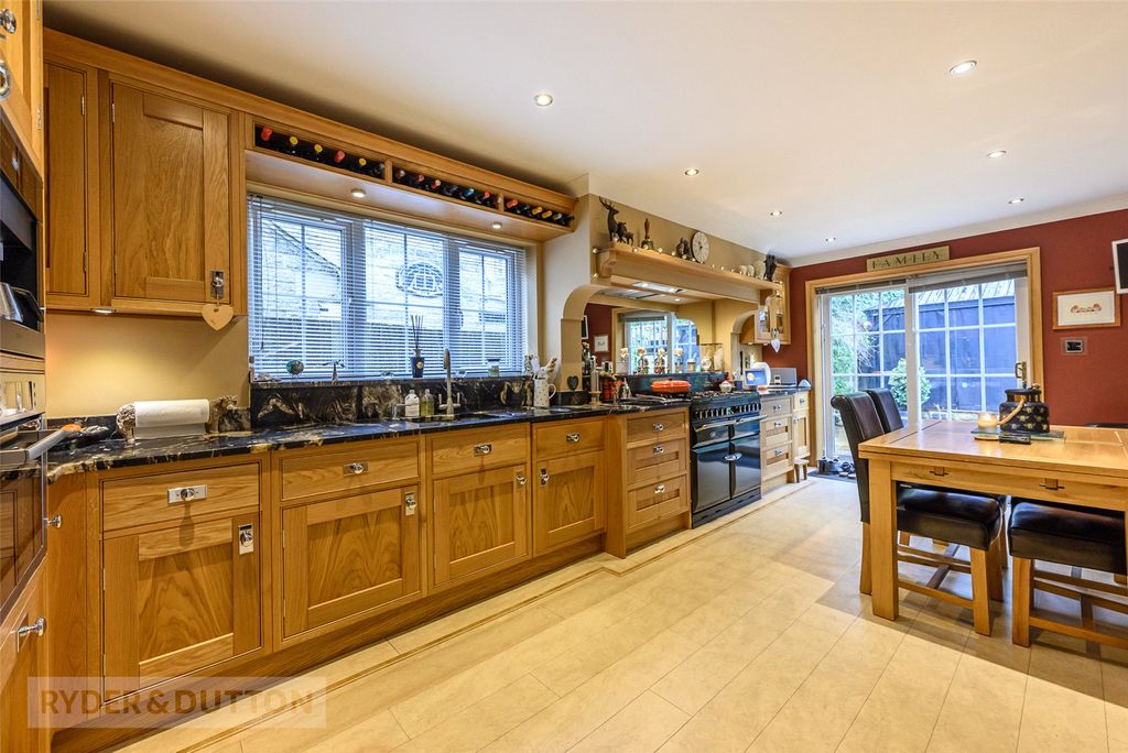 Property photo 3 of 39 Picture No. 23