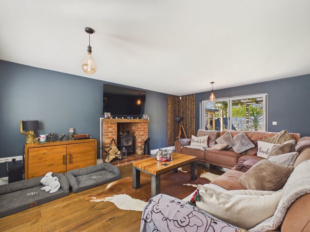 Property photo 2 of 19