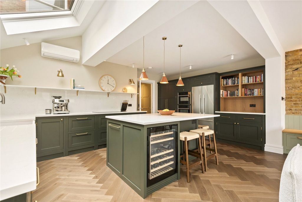 Property photo 2 of 13 Picture No. 25