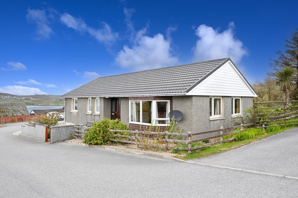 Property photo 1 of 31