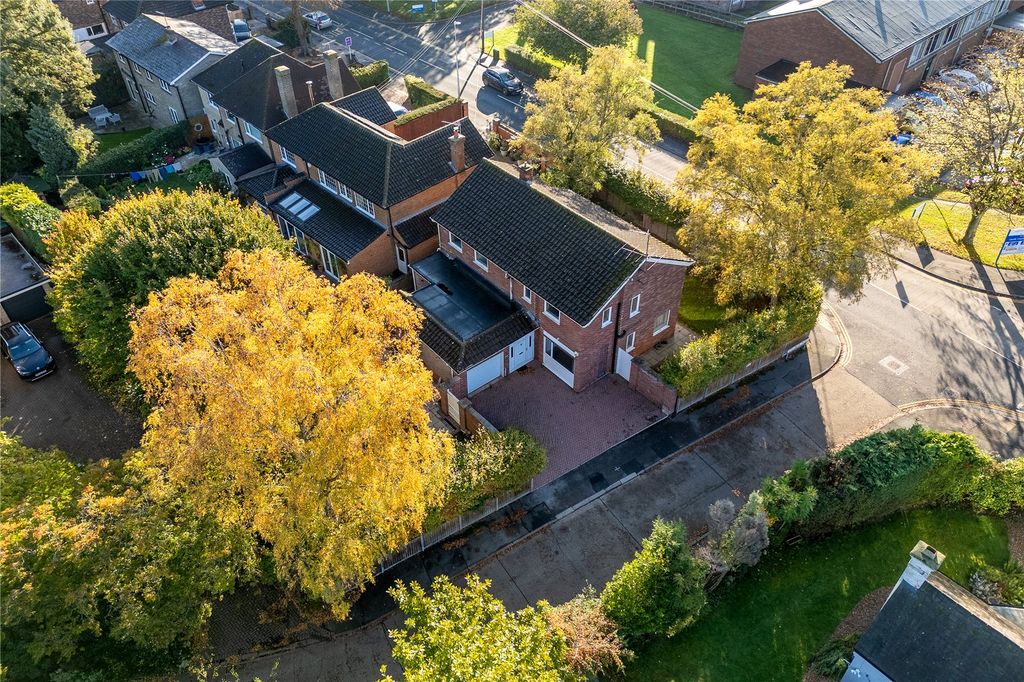 Property photo 1 of 25 Outside