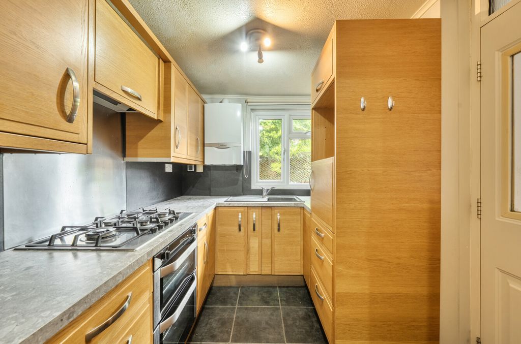 Property photo 2 of 13 1476988-27-6A2c1F...