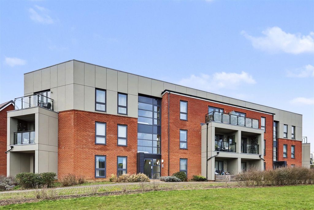 Property photo 1 of 11 Blackthorn Dr_2.Jpg