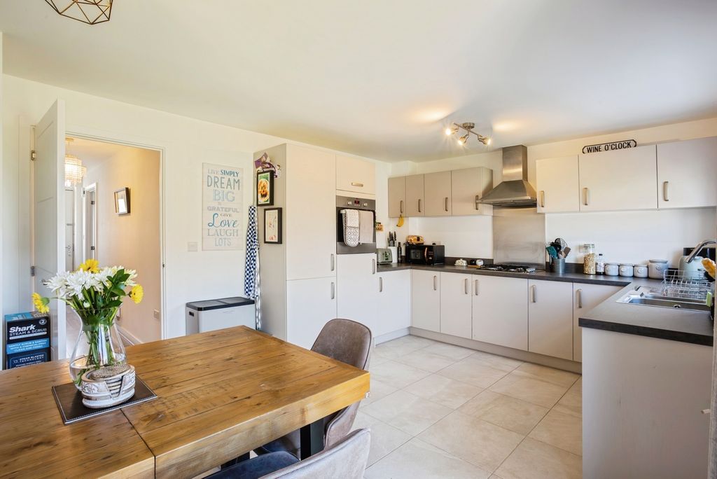 Property photo 3 of 17 Pbox-Img.Jpg