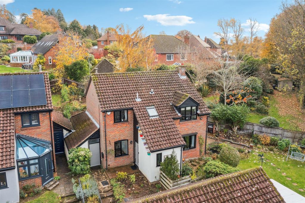 Property photo 1 of 26 Naisby Drive, Great Brickhill