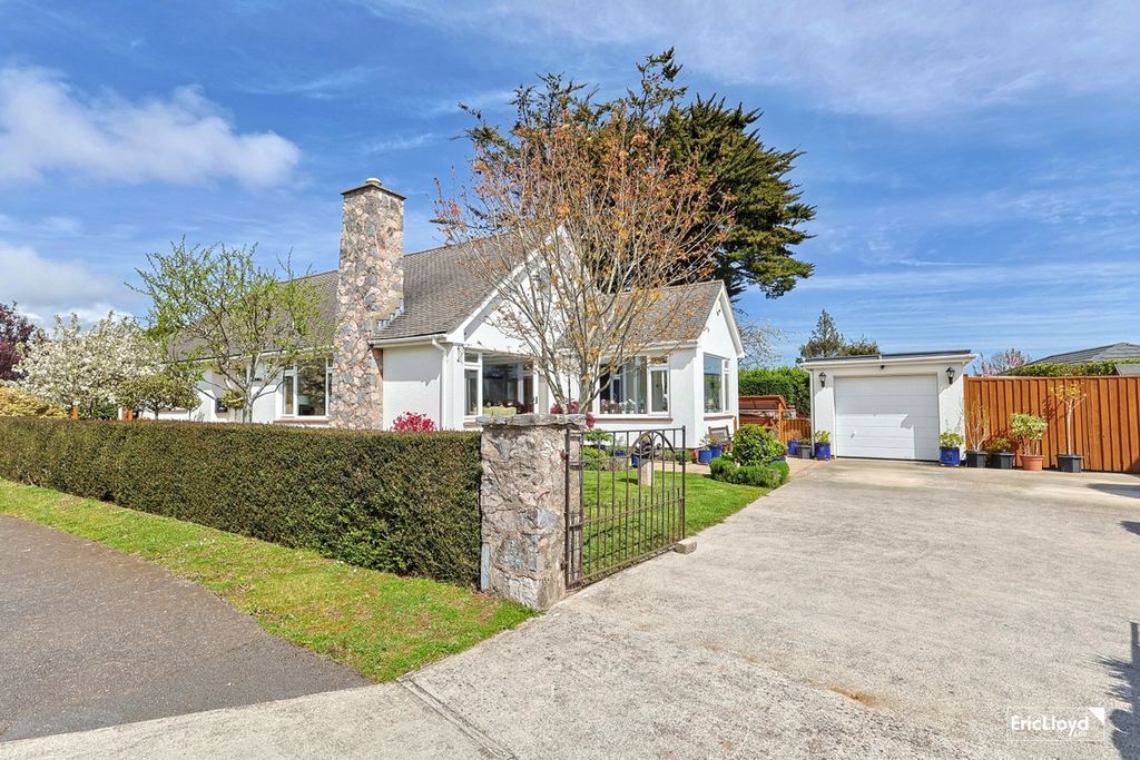 Property photo 1 of 30 Photo 36