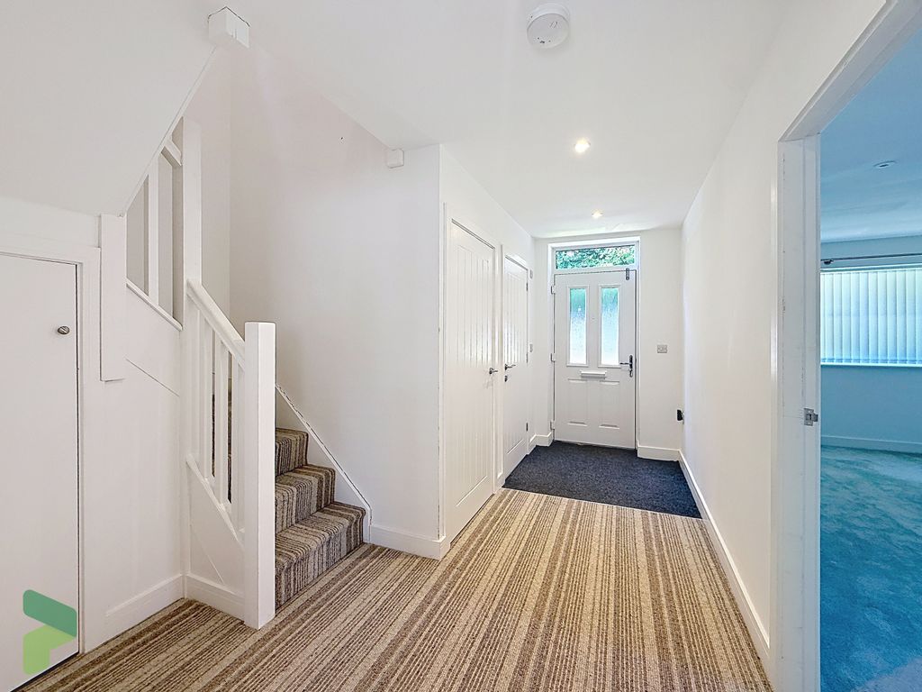 Property photo 2 of 21 Entrance Hall