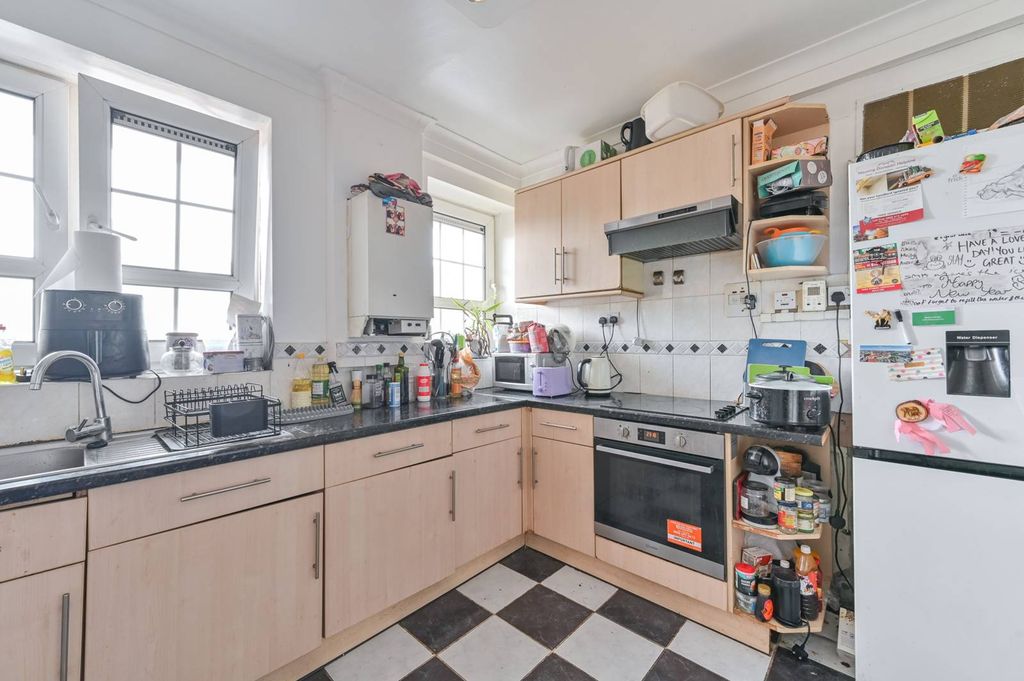 Property photo 3 of 13