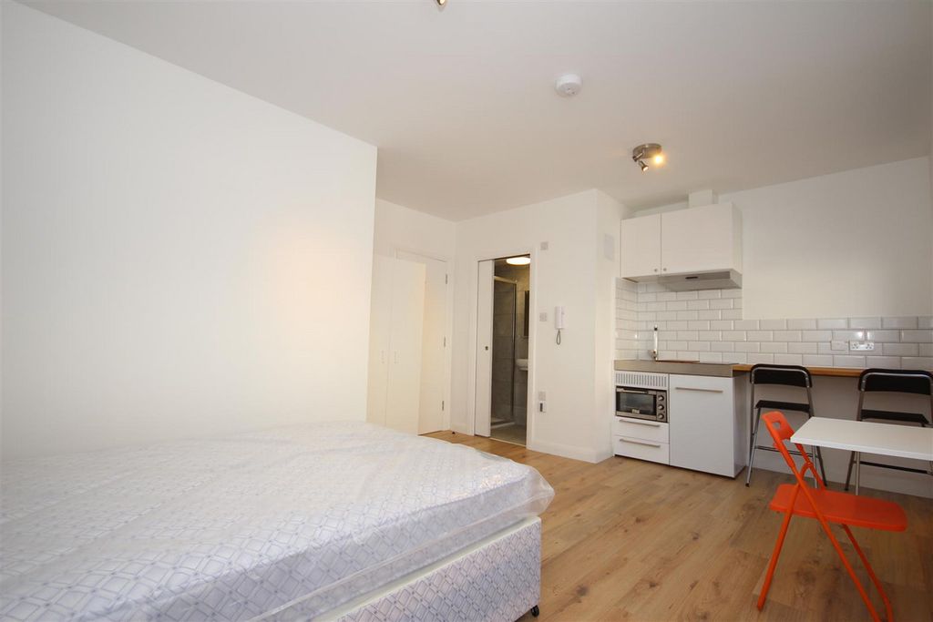 Property photo 1 of 3