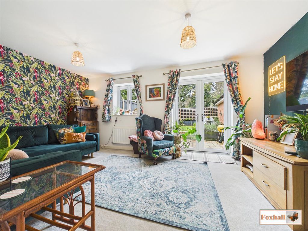 Property photo 2 of 21 Lounge