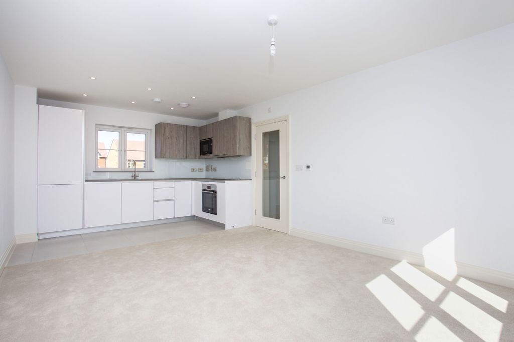 Property photo 2 of 8 0Aa35320-E2B7-4cc9-A