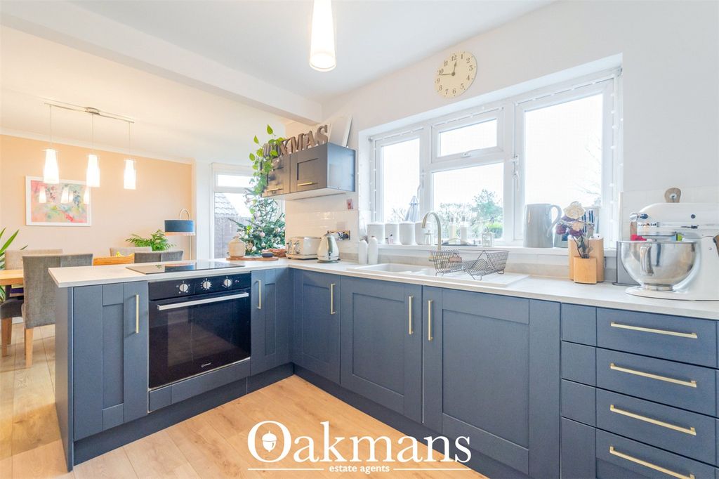 Property photo 2 of 17 Picture No. 16