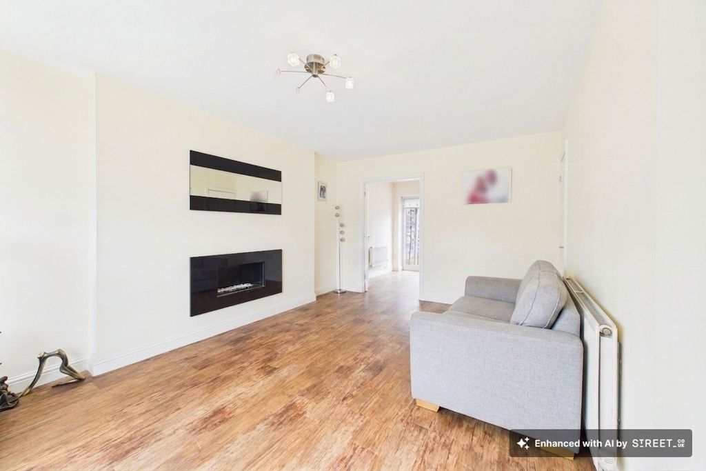 Property photo 3 of 19 Living Room