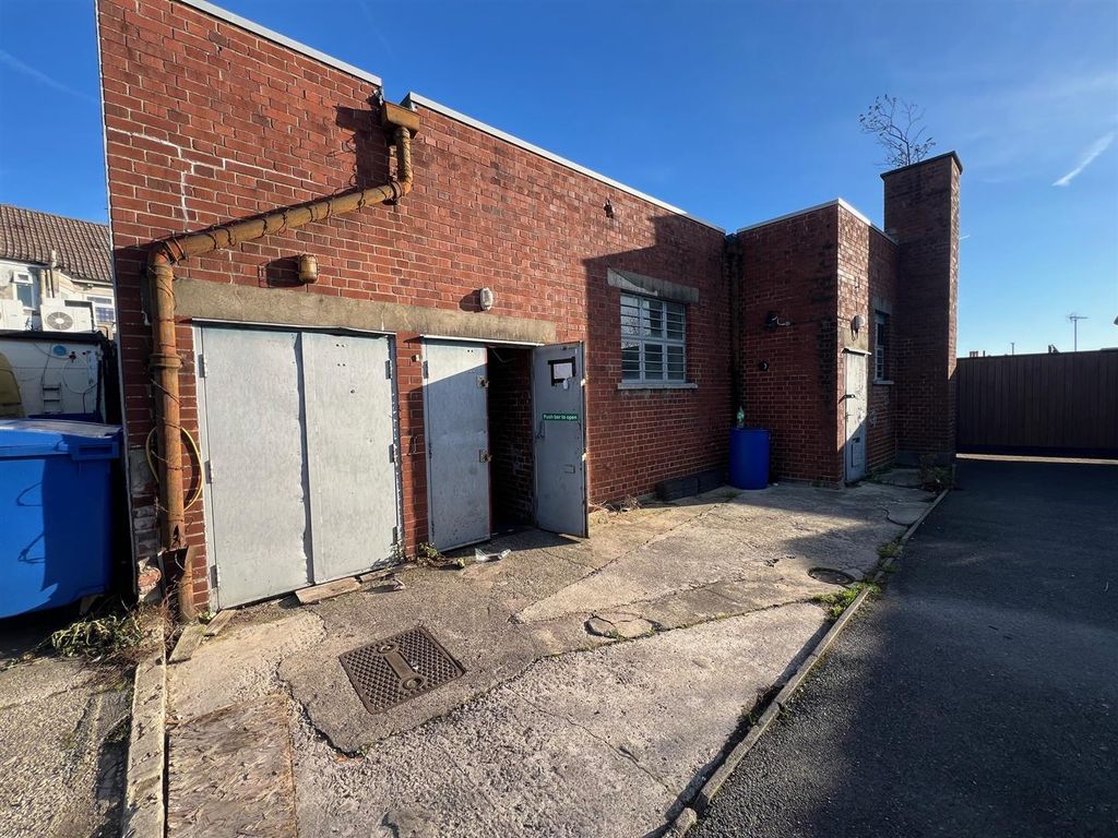 Property photo 1 of 6 5.Jpg