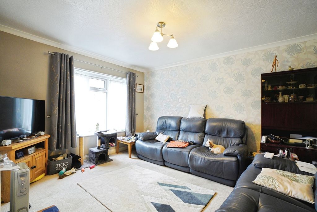 Property photo 3 of 21 Photo