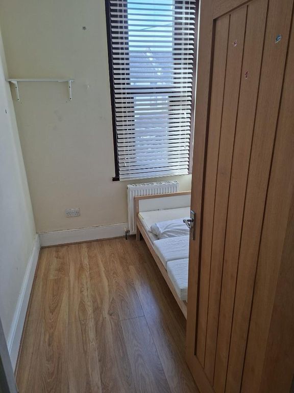 Property photo 3 of 28