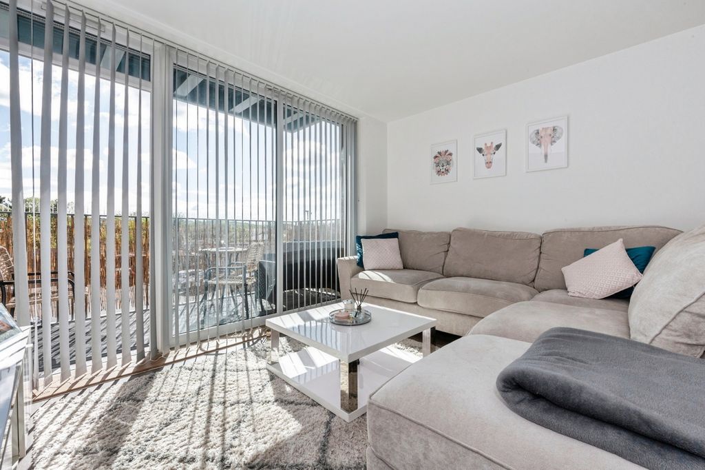 Property photo 2 of 12 Pbox-Img.Jpg